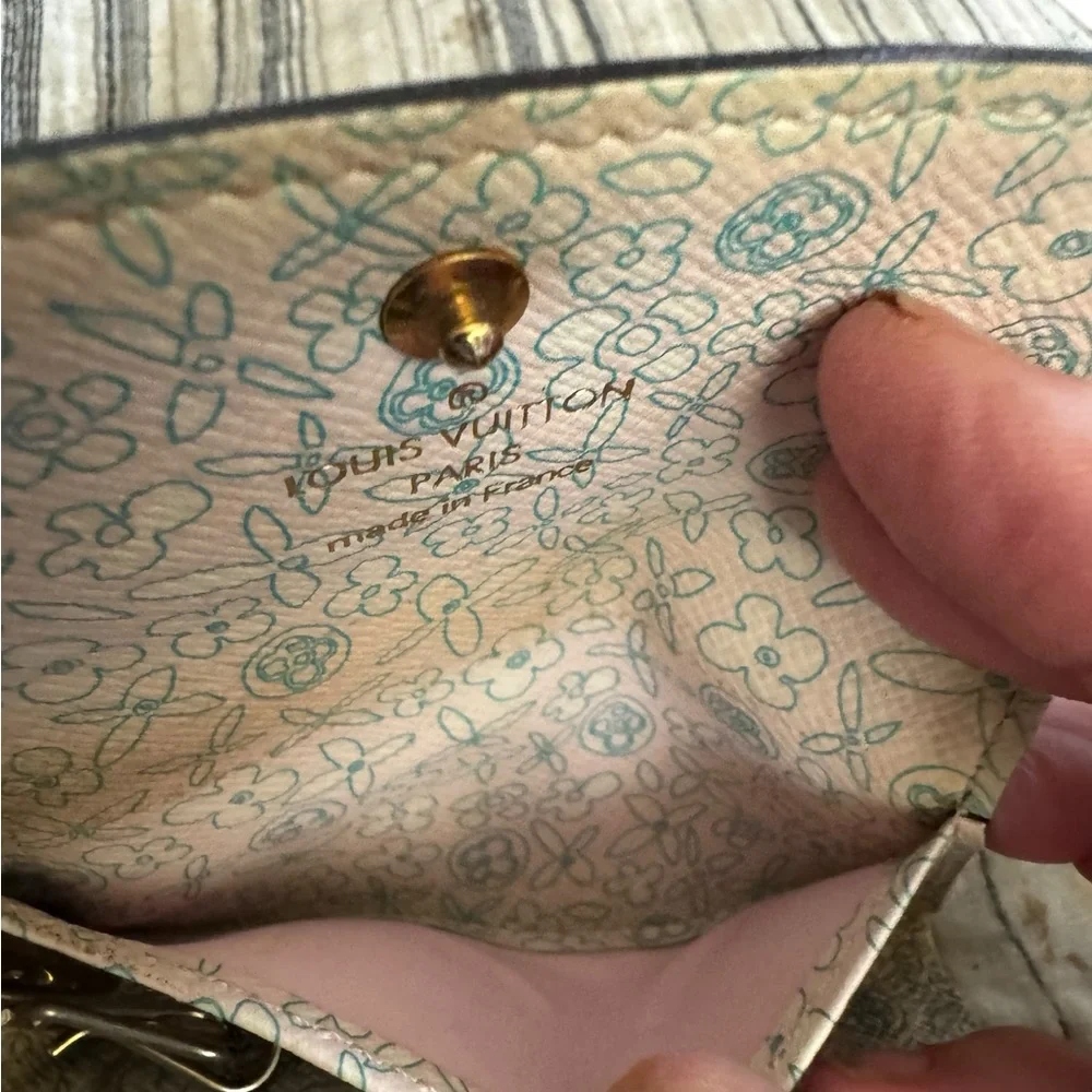 Louis Vuitton Monogram Key Chain Wallet *RARE* pattern - Picture 10 of 15